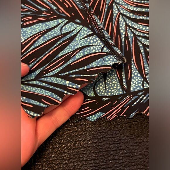 Lululemon Crops  - Picture 3 of 5